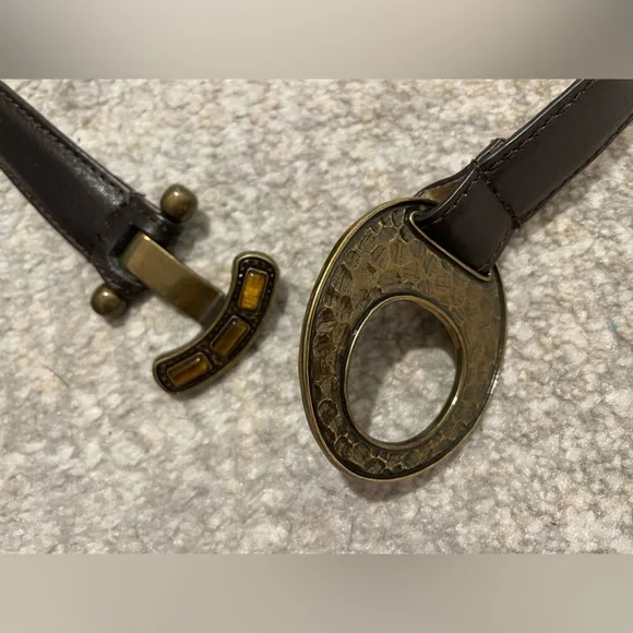 Chicos Vintage Belt M/L Brown Genuine Leather Beaten Gold Buckle Adjustable Rare - Picture 2 of 7
